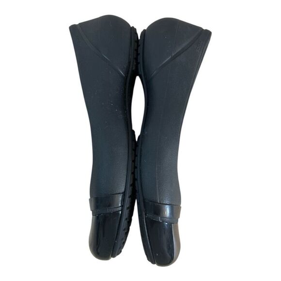 Crocs Womens Black Shiny Cap Toe Flat Ballet Slip On Shoes Work Size 9 - Picture 5 of 11